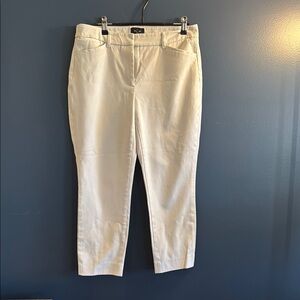 Whitehouse Black Market White Cropped Pants